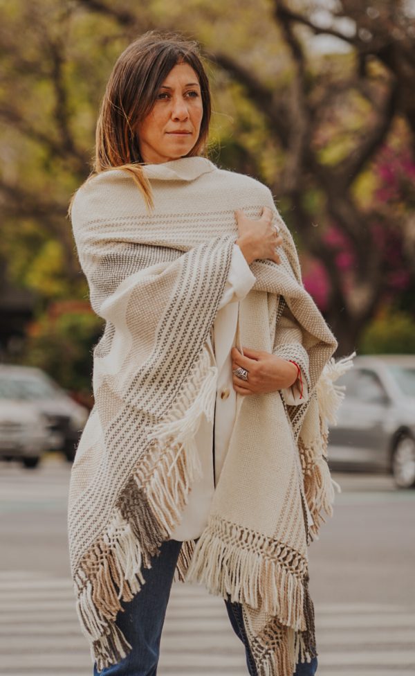Ruana de Llama – Peart Store